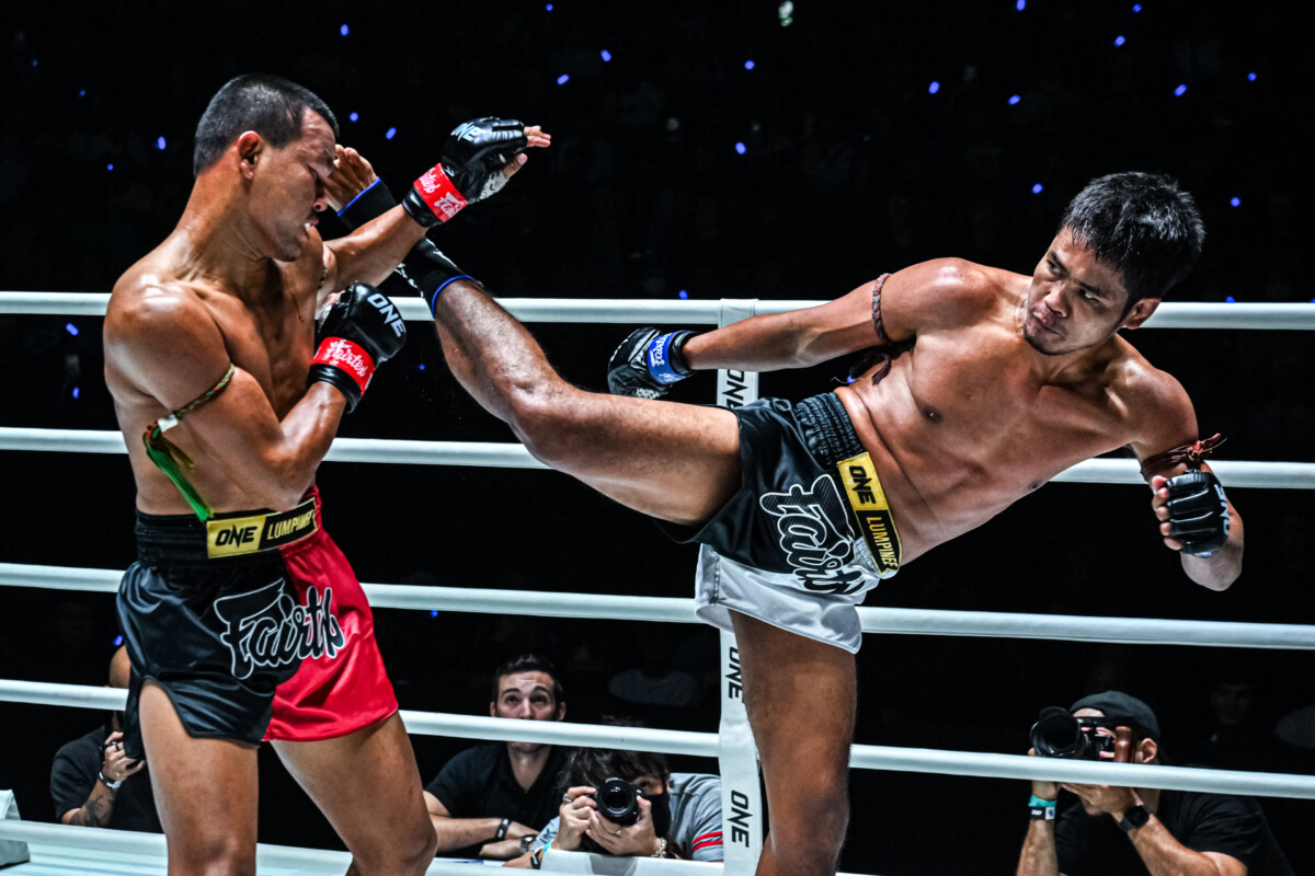 Muangthai golpea a Seksan