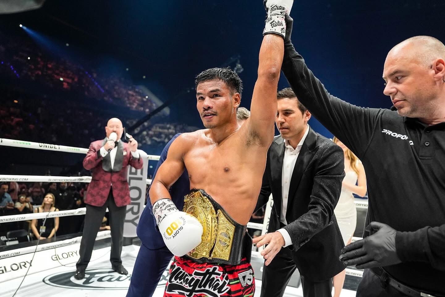 Petch festeja su victoria sobre trindade.