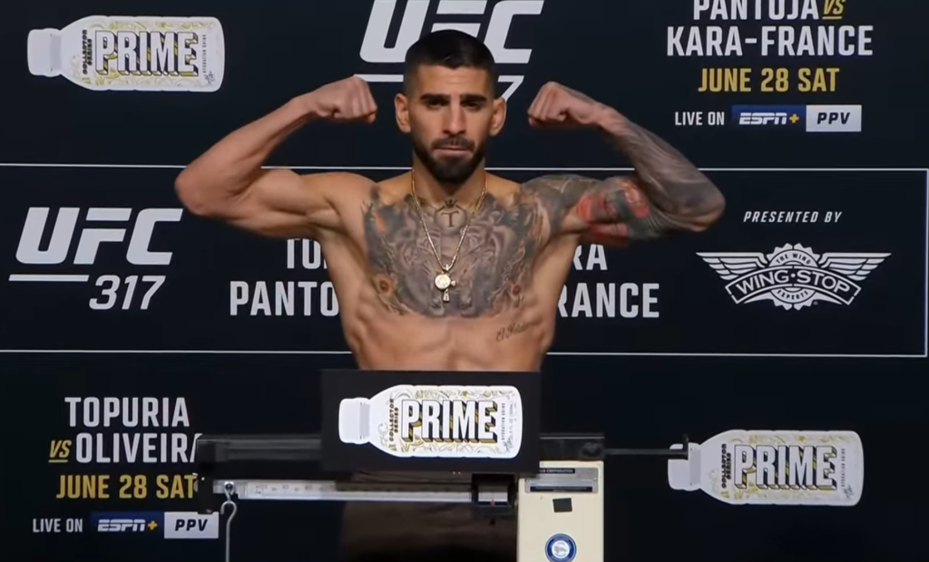 Topuria, en el pesaje oficial del UFC 317.
