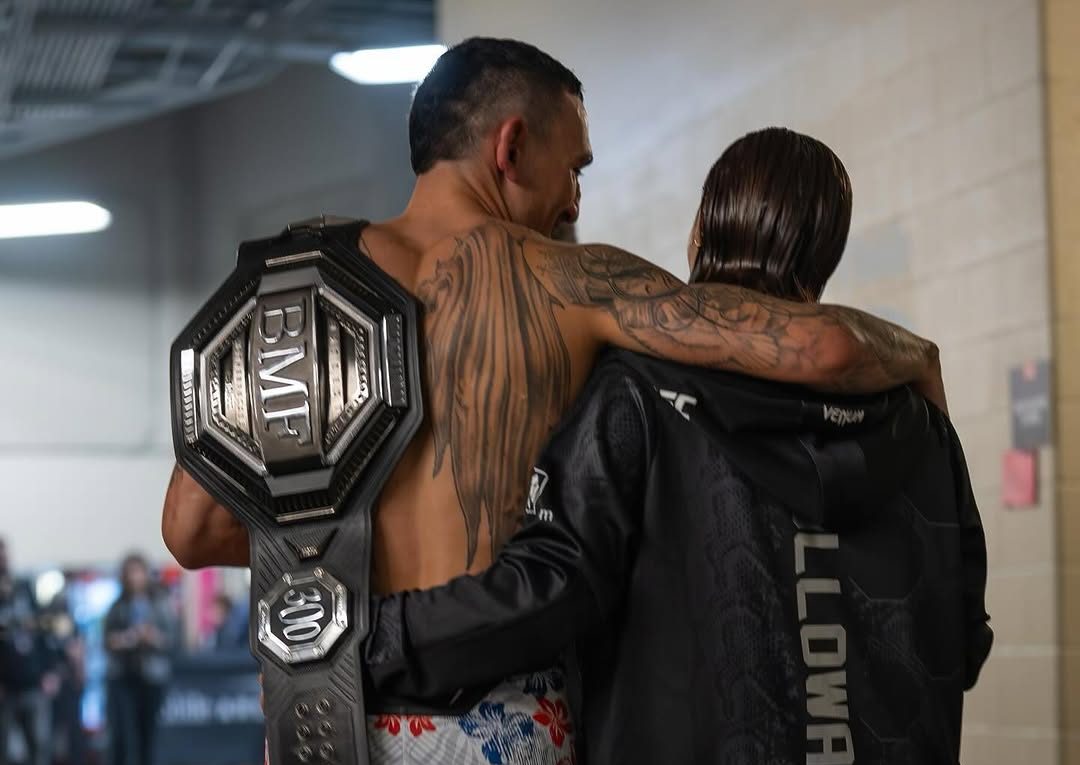 Max Holloway tras ganar el Cinturón BMF de UFC