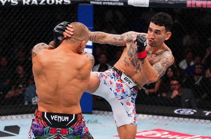 Holloway golpea a Poirier en el estelar del UFC 318