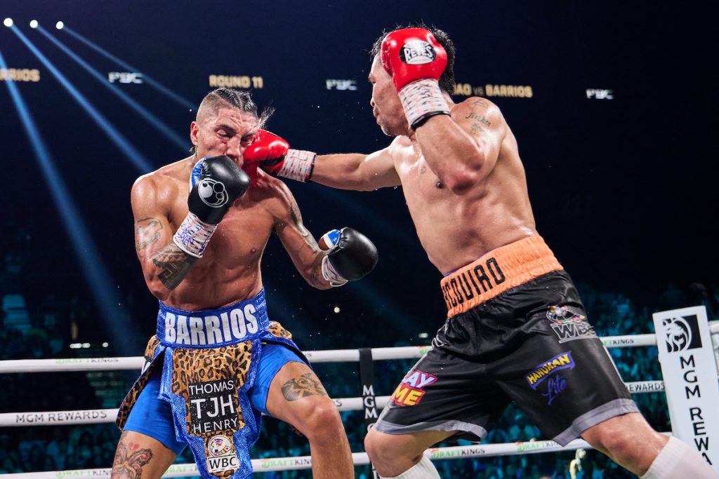 Pacquiao golpea a Barrios