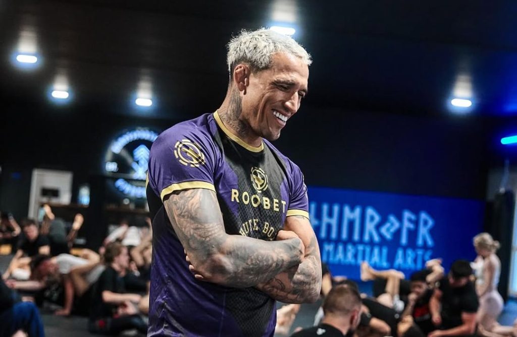 Charles Oliveira