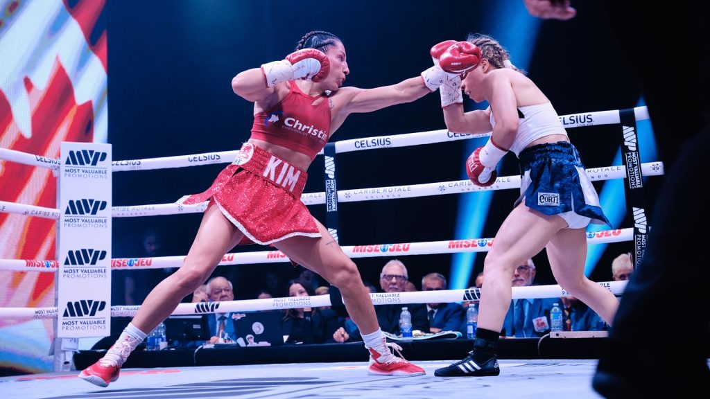 Kim Clavel vs Sol Cudos